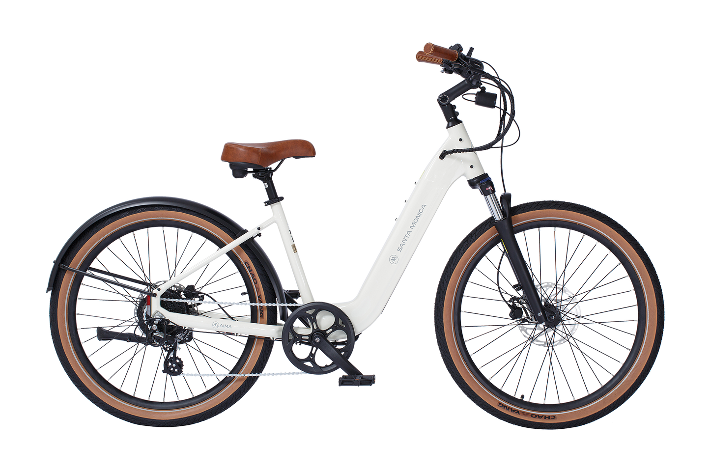 A white AIMA - Santa Monica with brown saddle and handlebars, featuring a step-through frame, front suspension fork, disc brakes, and a powerful 750W Bafang motor designed for urban commuting, viewed from the side.