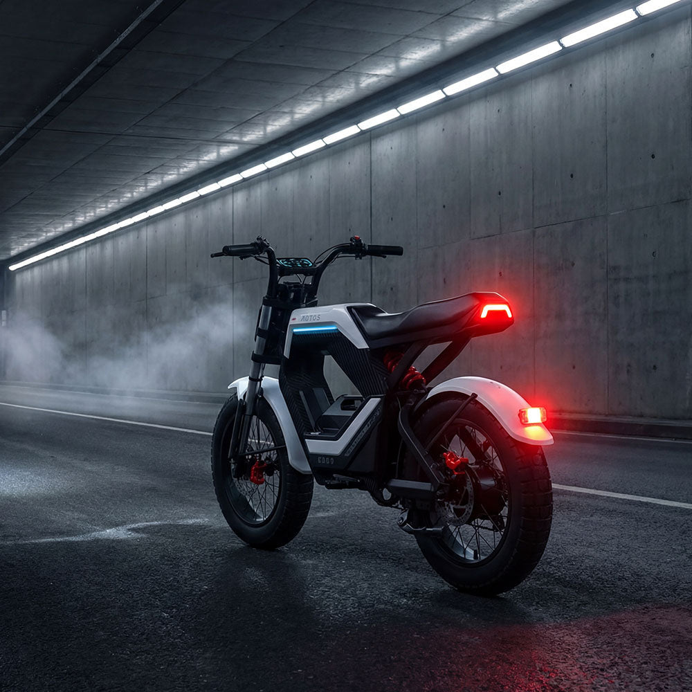 AOTOS FLUX X26 Pro rear lights on a ride through a tunnel